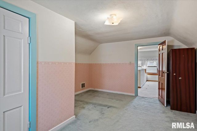 2136 WHITTIER Avenue, Springfield, IL 62704