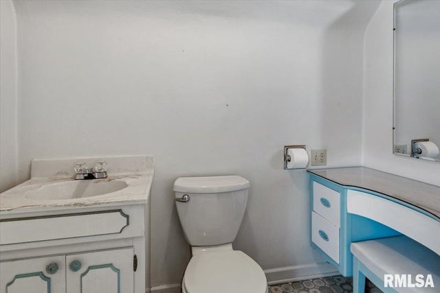 2136 WHITTIER Avenue, Springfield, IL 62704