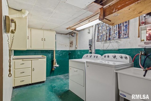 2136 WHITTIER Avenue, Springfield, IL 62704