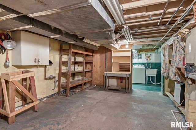 2136 WHITTIER Avenue, Springfield, IL 62704