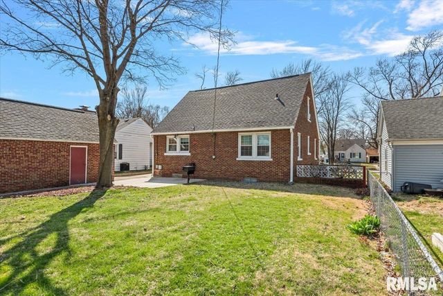 2136 WHITTIER Avenue, Springfield, IL 62704