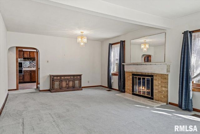 2136 WHITTIER Avenue, Springfield, IL 62704