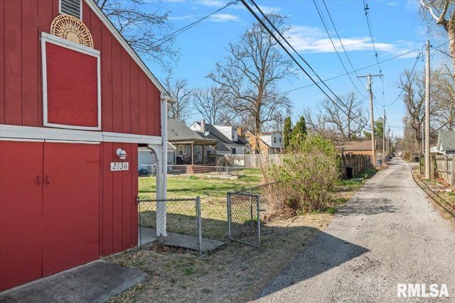 2136 WHITTIER Avenue, Springfield, IL 62704