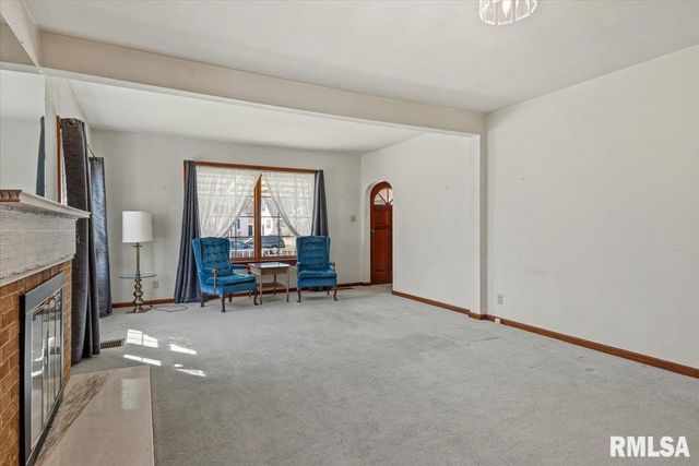 2136 WHITTIER Avenue, Springfield, IL 62704