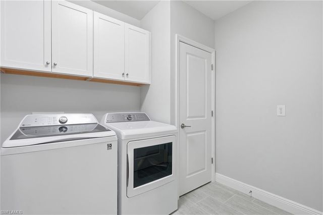 2560 Seychelles DR 1003, Naples, FL 34112