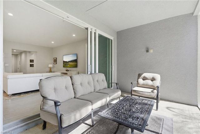 2560 Seychelles DR 1003, Naples, FL 34112