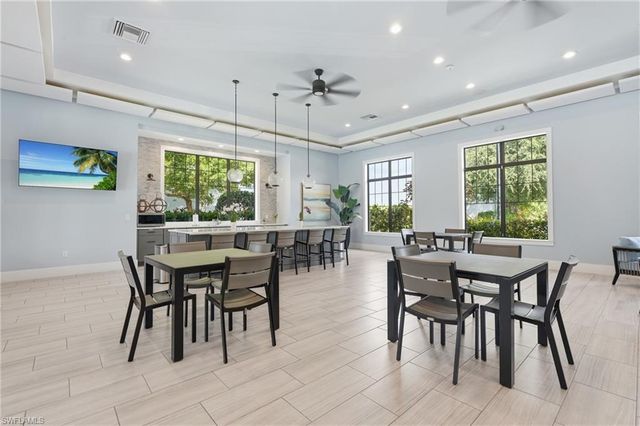 2560 Seychelles DR 1003, Naples, FL 34112