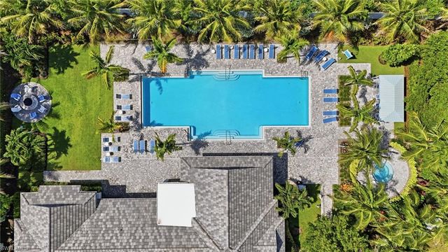 2560 Seychelles DR 1003, Naples, FL 34112