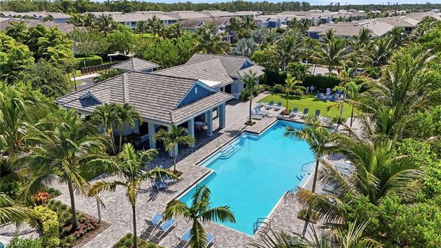 2560 Seychelles DR 1003, Naples, FL 34112