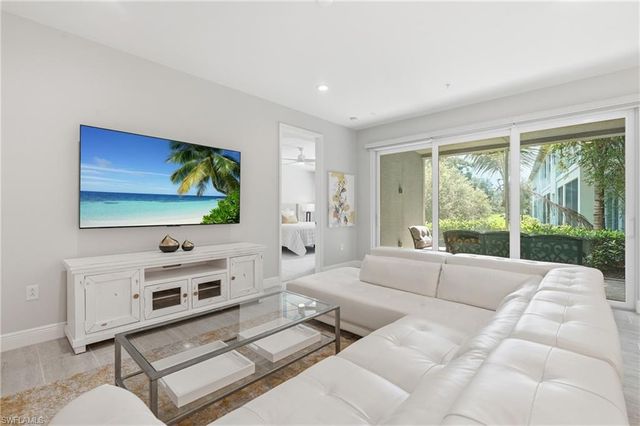2560 Seychelles DR 1003, Naples, FL 34112