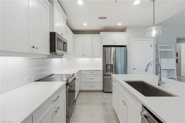 2560 Seychelles DR 1003, Naples, FL 34112