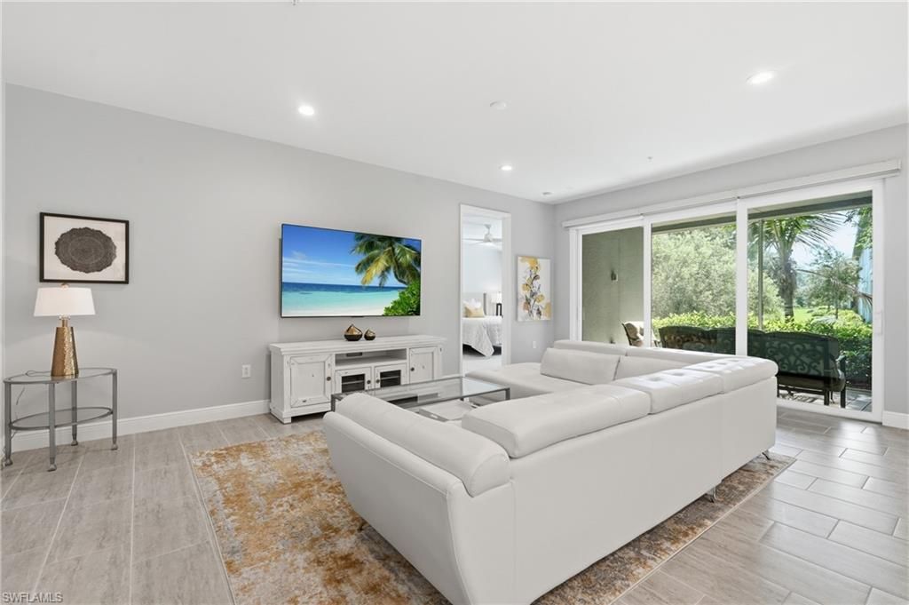 2560 Seychelles DR 1003, Naples, FL 34112