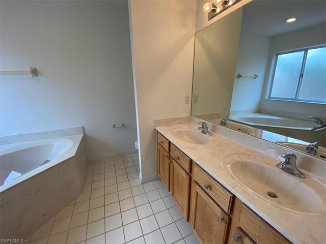 9634 Roundstone CIR, Fort Myers, FL 33967