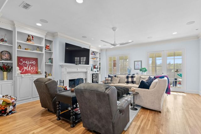 1581 Holcombe Circle, Tyler, TX 75703