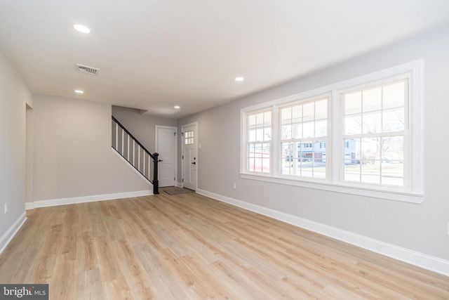 1433 SANDYS LN, North Wales, PA 19454