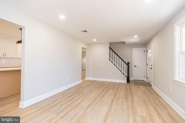 1433 SANDYS LN, North Wales, PA 19454