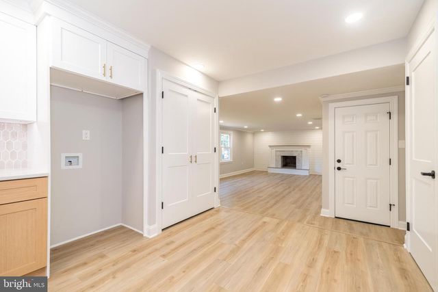 1433 SANDYS LN, North Wales, PA 19454