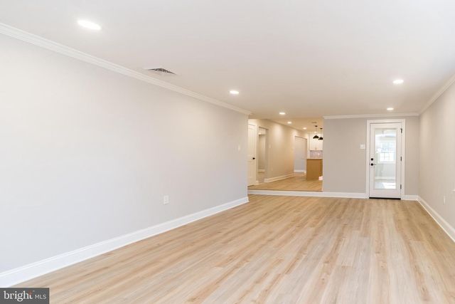 1433 SANDYS LN, North Wales, PA 19454