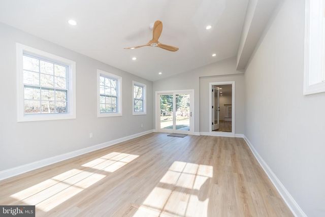 1433 SANDYS LN, North Wales, PA 19454