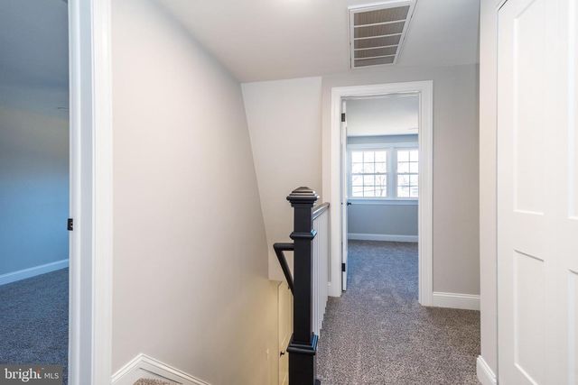 1433 SANDYS LN, North Wales, PA 19454