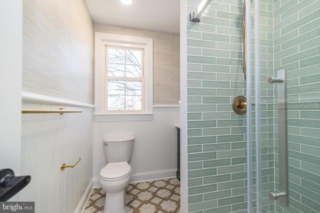 1433 SANDYS LN, North Wales, PA 19454