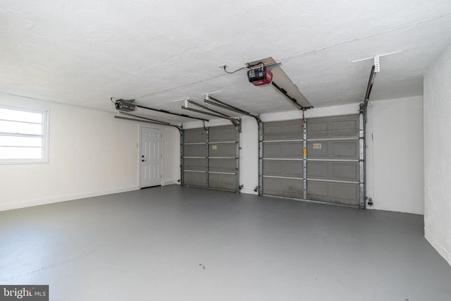 1433 SANDYS LN, North Wales, PA 19454