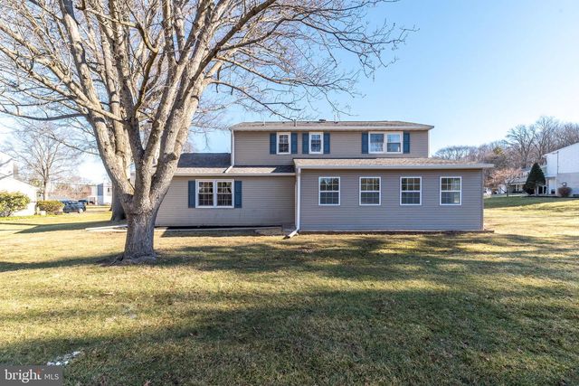 1433 SANDYS LN, North Wales, PA 19454