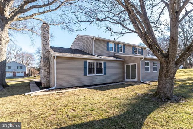 1433 SANDYS LN, North Wales, PA 19454