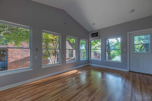 26 Red Bud, Middletown, OH 45042