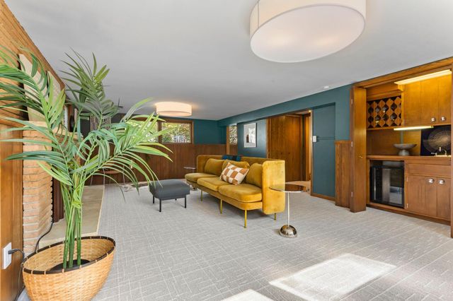 3317 Wendhurst Avenue, Saint Anthony, MN 55418