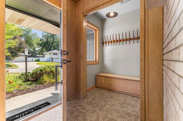 3317 Wendhurst Avenue, Saint Anthony, MN 55418