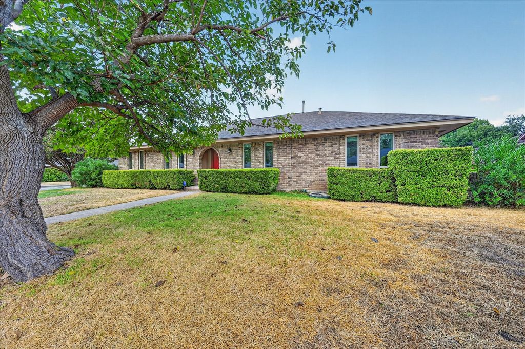 215 Roma Drive, Duncanville, TX 75116 — photo 2
