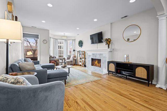 4510 S Greenwood Avenue 2, Chicago, IL 60653