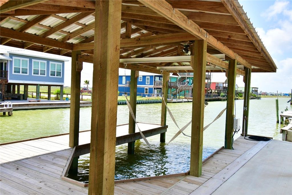 124 Belaire Dr, Rockport, TX 78382 — photo 5