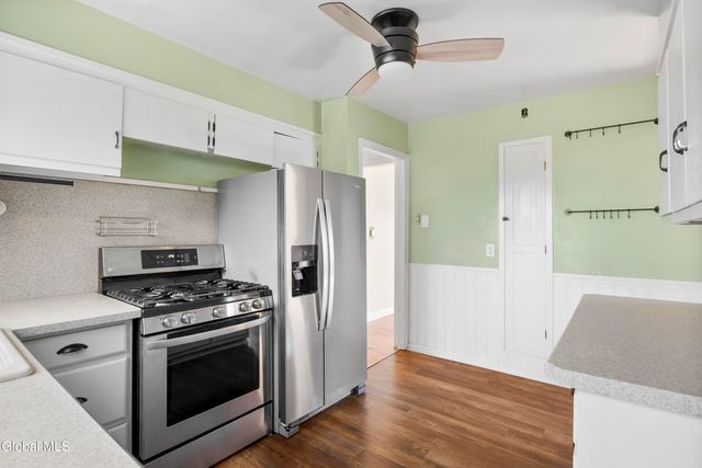 16 John David Lane, Albany, NY 12208