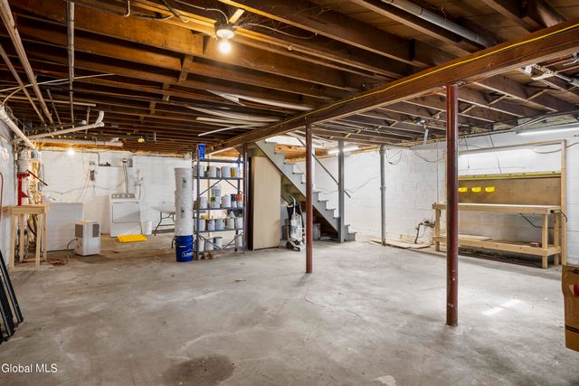 16 John David Lane, Albany, NY 12208