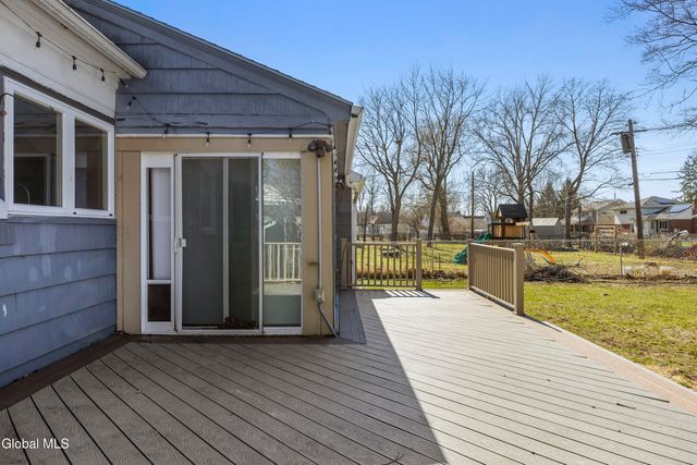 16 John David Lane, Albany, NY 12208