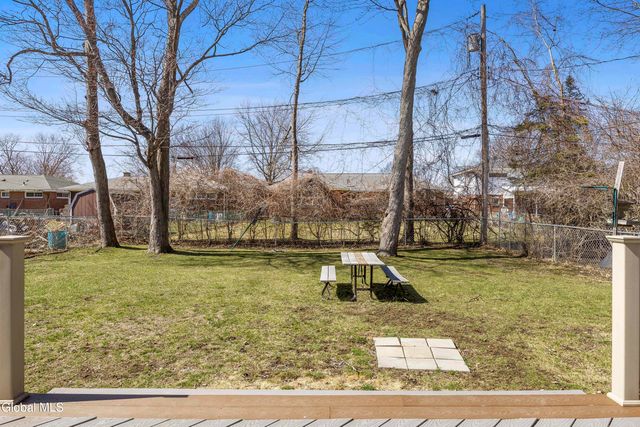 16 John David Lane, Albany, NY 12208