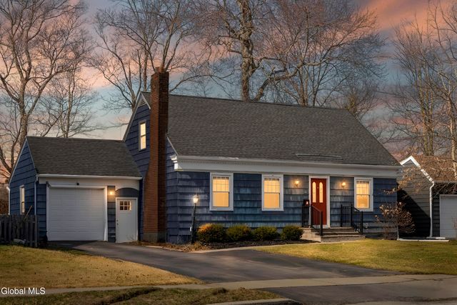 16 John David Lane, Albany, NY 12208