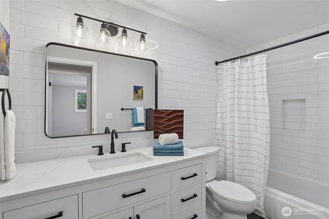 7514 Maltby Road, Woodinville, WA 98072