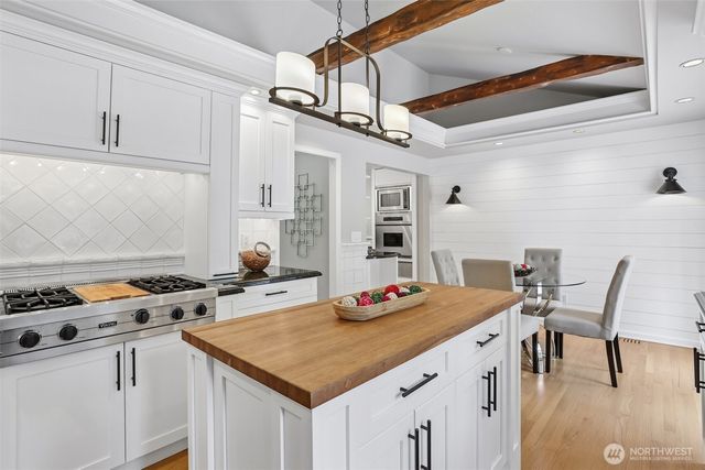 7514 Maltby Road, Woodinville, WA 98072