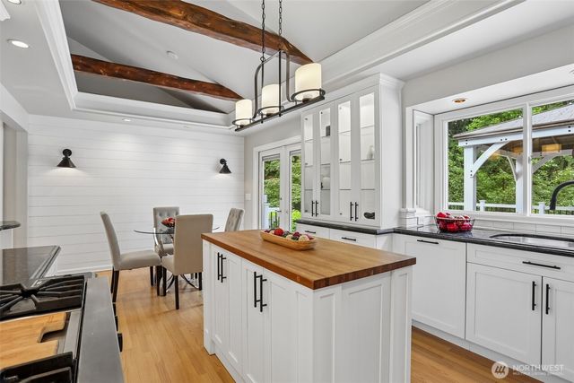 7514 Maltby Road, Woodinville, WA 98072