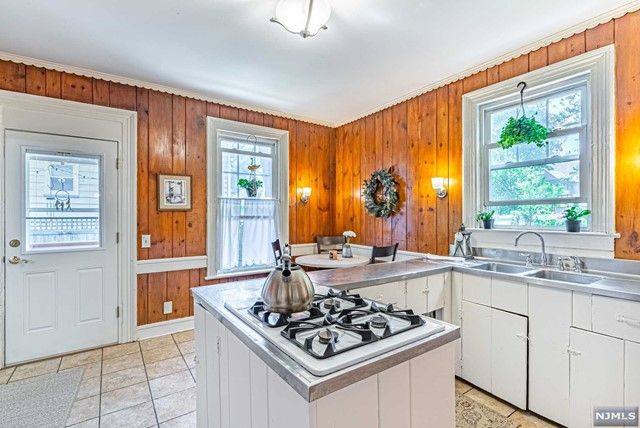 87 West Passaic Avenue, Rutherford, NJ 07070