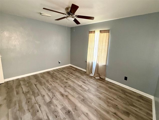 411 Elaine Street, La Marque, TX 77568