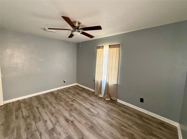 411 Elaine Street, La Marque, TX 77568