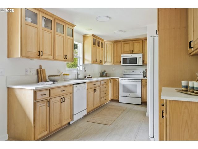 231 Ne 90TH Ave, Portland, OR 97220