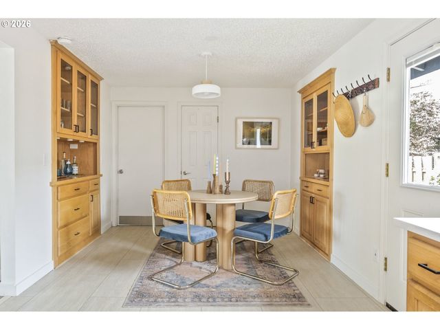 231 Ne 90TH Ave, Portland, OR 97220