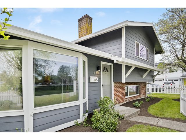 231 Ne 90TH Ave, Portland, OR 97220