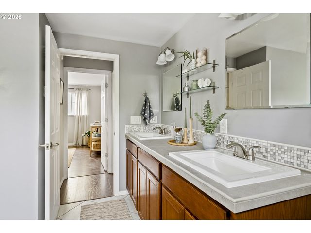 231 Ne 90TH Ave, Portland, OR 97220