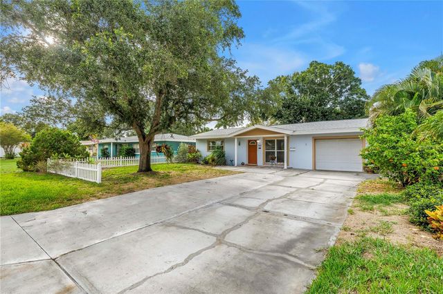 743 41ST AVENUE NE, St Petersburg, FL 33703